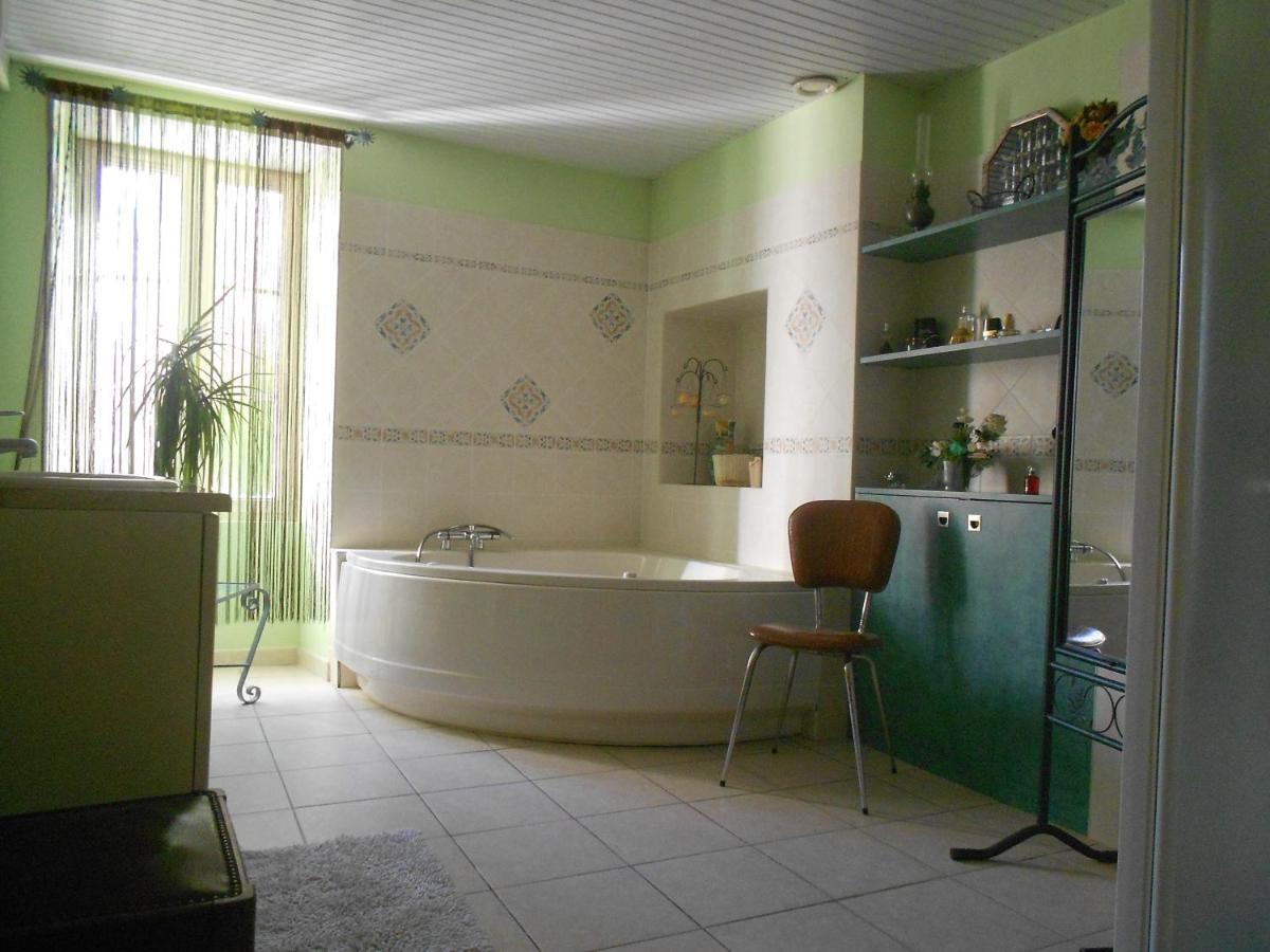 Charmante Maison A La Campagne Taizé Buitenkant foto